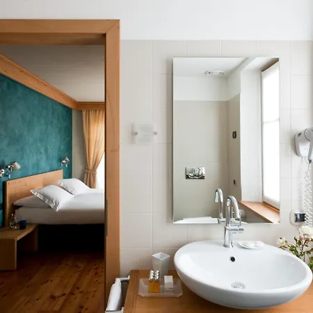 Hotel Meublè Sertorelli Reit 3*